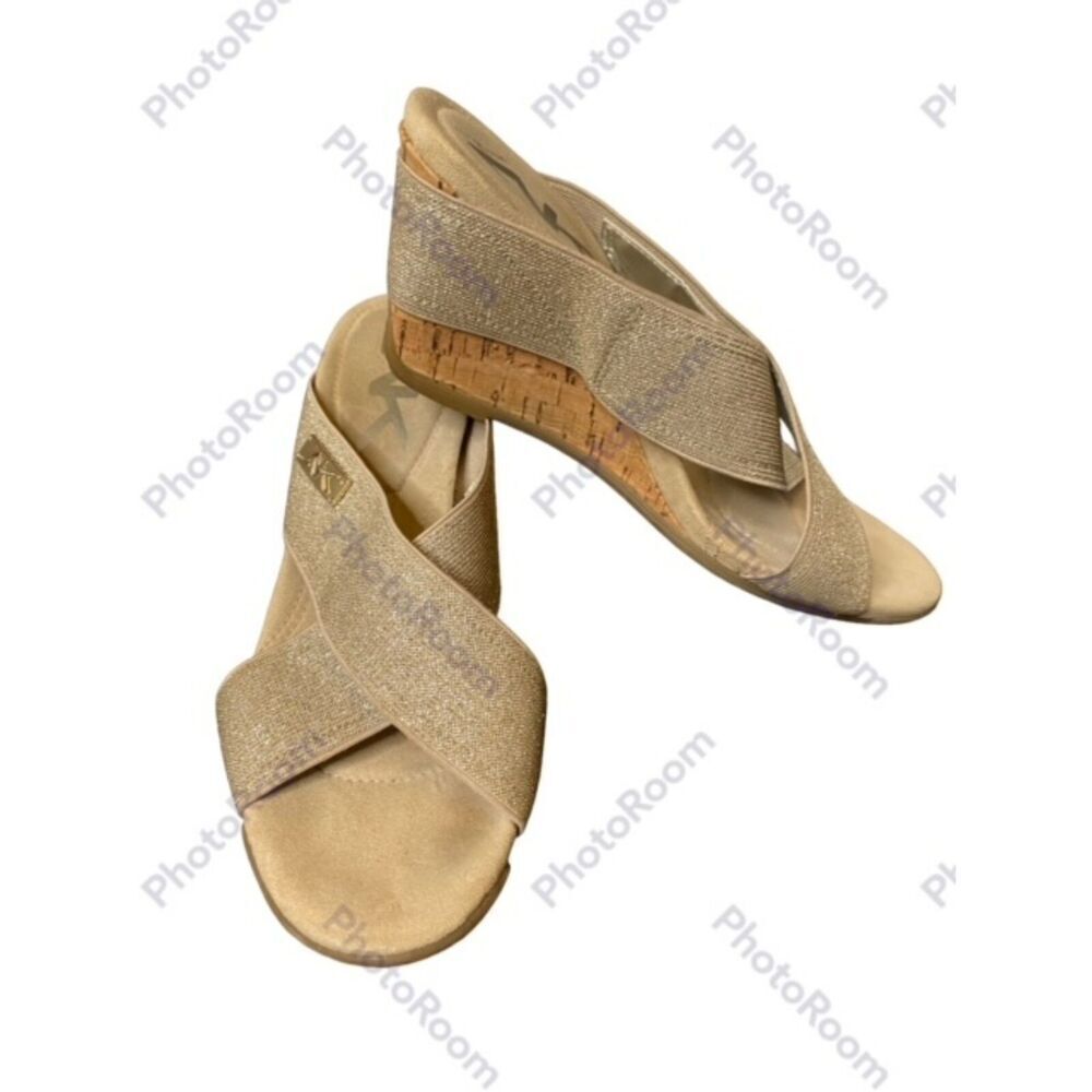 Anne Klein Sport AK‎ Lorri Wedge Sandals Size 7 M Tan/Gold Flake EUC